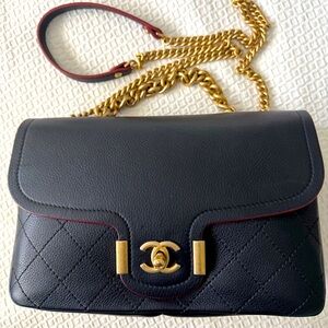 Chanel Purse - Archie
